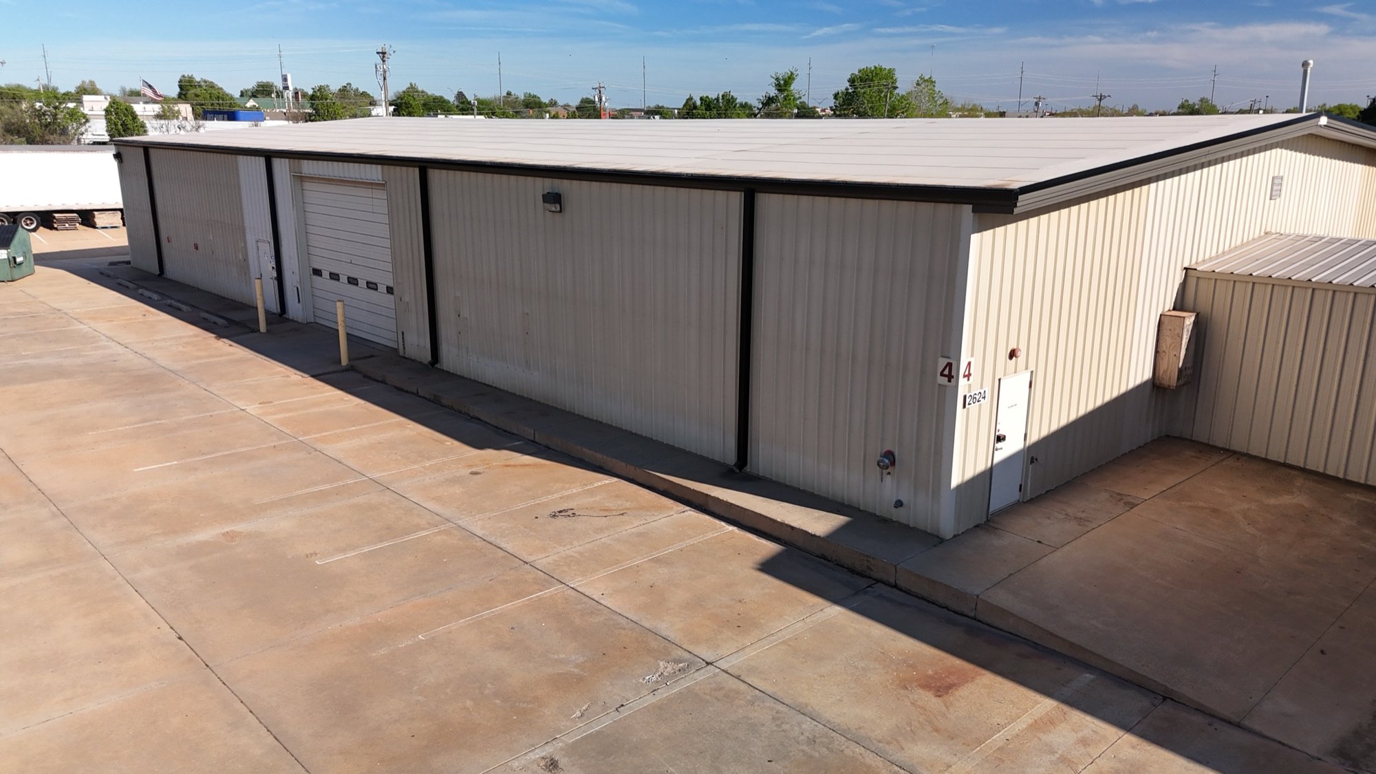 2700 Railroad Dr, Edmond, OK - Thumbnail 2